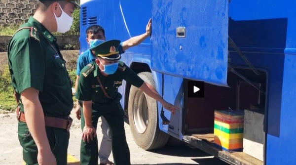 Quảng Bình: Gia cố thùng kín trên xe khách để chở… hàng lậu