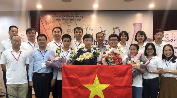 Việt Nam đoạt 4 huy chương Vàng Olympic Hoá học quốc tế 2020
