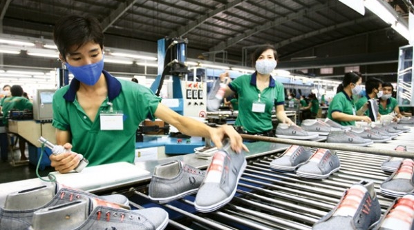 Xuất khẩu nhóm hàng giày dép giảm 8,25% so với cùng kỳ