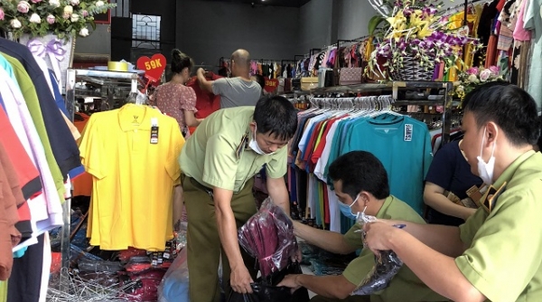 Lạng Sơn: Tạm giữ gần 380 sản phẩm hàng hóa có dấu hiệu giả mạo nhãn hiệu