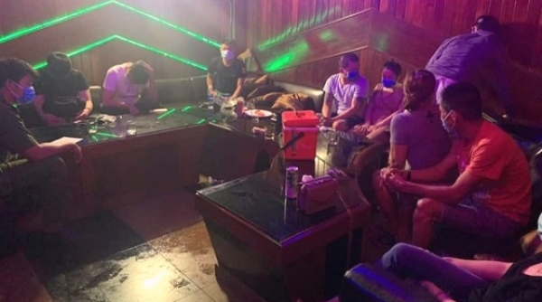 Đà Nẵng: Xử phạt quán Không Gian Xưa và 24 người tụ tập hát karaoke