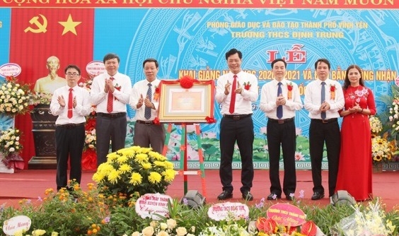 Vĩnh Phúc: Trường THCS Định Trung khai giảng năm học mới
