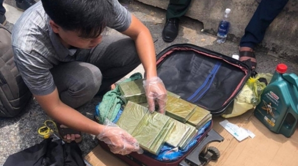 Hà Tĩnh: Bắt 5 đối tượng, thu 18 bánh heroin, 21 kg ma túy đá, 3 kg MTTH