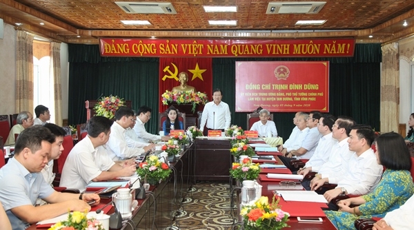 Phó Thủ tướng Chính phủ Trịnh Đình Dũng lưu ý tỉnh Vĩnh Phúc cần tập trung cho nhiệm vụ phát triển kinh tế