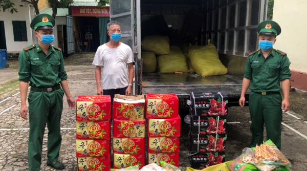 Quảng Ninh: Bắt giữ hơn 1 tấn hoa quả, thực phẩm chay không rõ nguồn gốc