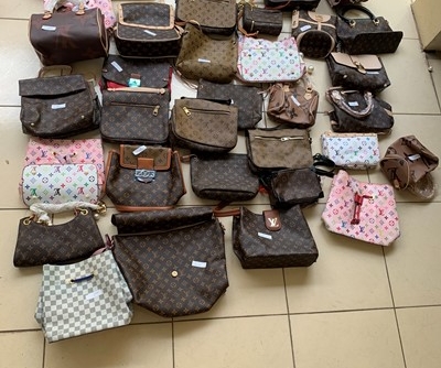 Vĩnh Phúc: Phạt tiền, tiêu hủy 190 túi xách giả mạo thương hiệu nổi tiếng