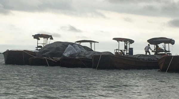 Quảng Ninh: Điều tra, làm rõ nguồn gốc gần 1.000 kiện thuốc lá vận chuyển trên biển