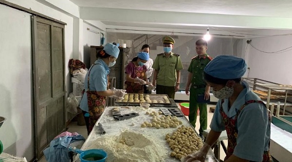 Lạng Sơn: Phát hiện 3 cơ sở sản xuất, kinh doanh bánh trung thu vi phạm quy định an toàn thực phẩm