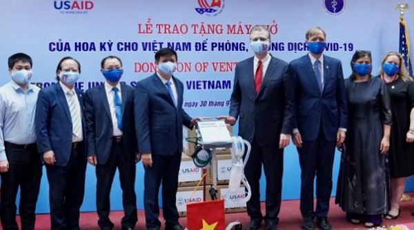 Mỹ trao tặng 100 máy thở hỗ trợ Việt Nam trong công tác điều trị Covid-19
