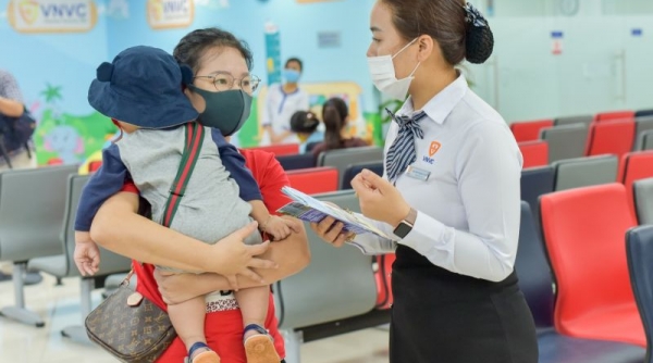 VNVC về Quảng Nam giúp người dân tiêm vắc xin an toàn, phòng tránh nguy cơ dịch chồng dịch