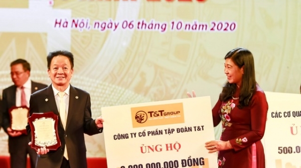 “Bầu Hiển” ủng hộ 5 tỷ đồng cho quỹ Vì người nghèo Thành phố Hà Nội