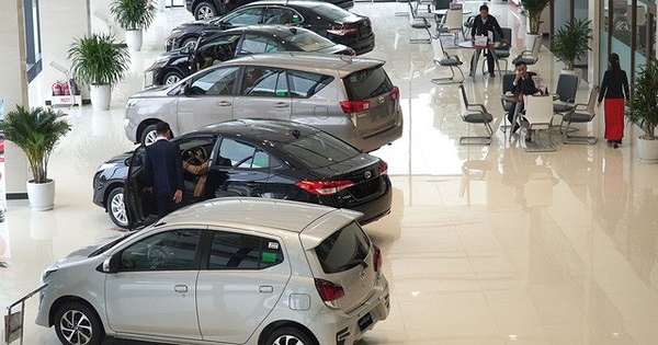 Giá xe ô tô sẽ tiếp tục giảm sâu trong những tháng cuối năm