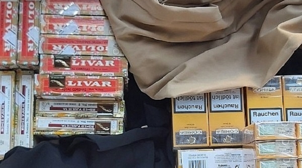 Hải quan Nội Bài bắt giữ lô hàng gồm hơn 3.000 điếu xì gà nhập lậu