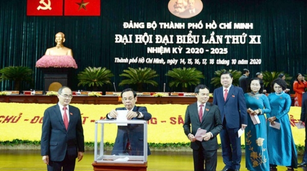 TP.HCM: Đại hội Đảng bộ khóa XI, các đại biểu đóng góp ủng hộ đồng bào bị bão lũ miền Trung