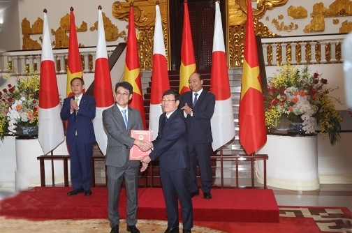 Vĩnh Phúc trao Giấy chứng nhận đầu tư cho Công ty TNHH Toto Việt Nam