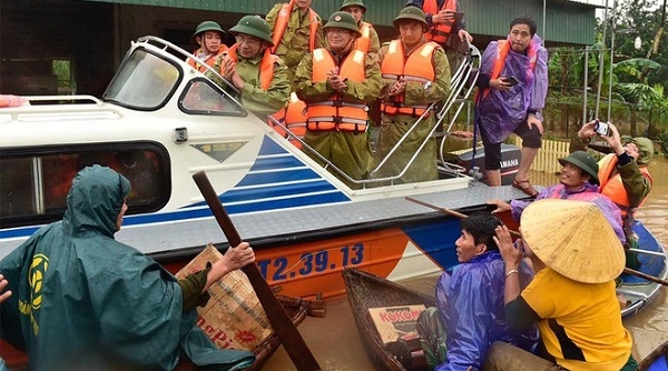 Phó thủ tướng yêu cầu tập trung cứu trợ người dân tại Quảng Bình, Hà Tĩnh