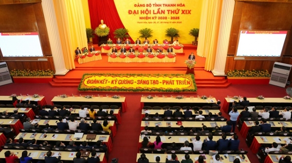 Đại hội đại biểu Đảng bộ tỉnh Thanh Hoá quyên góp ủng hộ đồng bào miền Trung