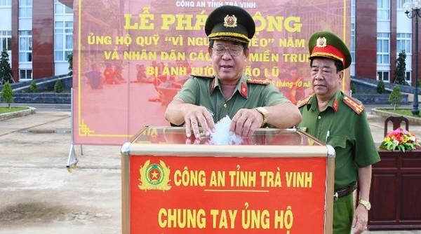 Công an tỉnh Trà Vinh: Quyên góp ủng hộ các tỉnh miền Trung