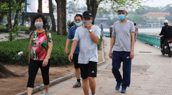 Hà Nội yêu cầu người dân bắt buộc đeo khẩu trang tại nơi công cộng