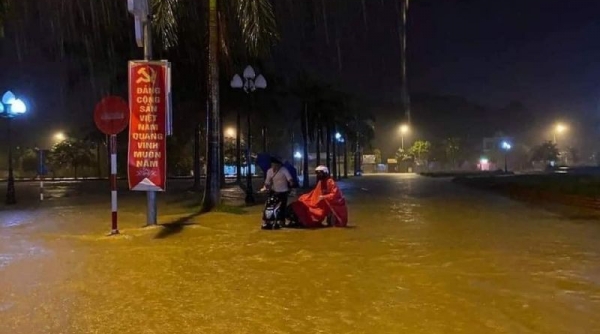 Khẩn cấp ứng phó lũ lên nhanh tại Nghệ An, Hà Tĩnh