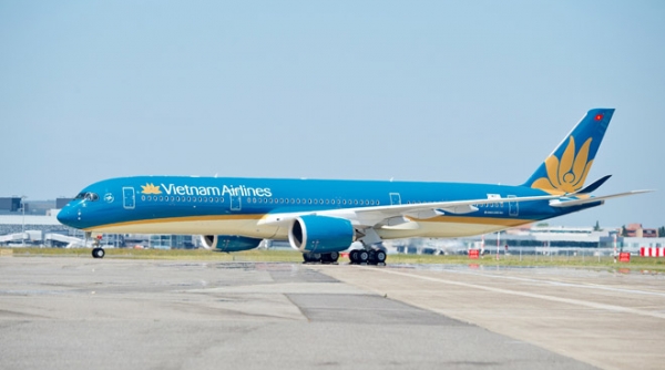 Hành khách bật lửa đốt khăn trên máy bay: Máy bay Vietnam Airlines dừng cất cánh khẩn cấp
