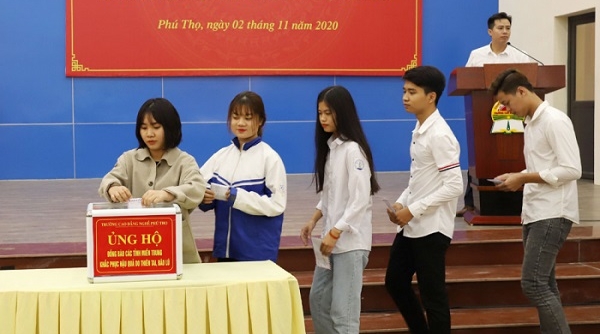 Trường Cao đẳng Nghề Phú Thọ ủng hộ nhân dân các tỉnh miền Trung khắc phục hậu quả mưa lũ