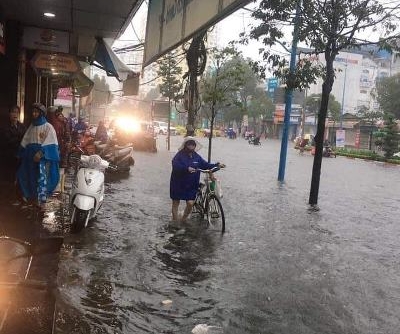 Trận mưa đêm 05/11 và sáng ngày 06/11/2020 biến các con đường thành phố Vũng Tàu thành sông