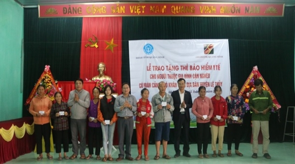 Quảng Bình: Tặng 735 thẻ BHYT cho hộ gia đình cận nghèo tại huyện Lệ Thủy
