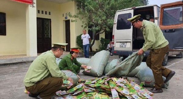 Lạng Sơn: Phát hiện hàng chục nghìn gói rau, quả giống nhập lậu từ Trung Quốc