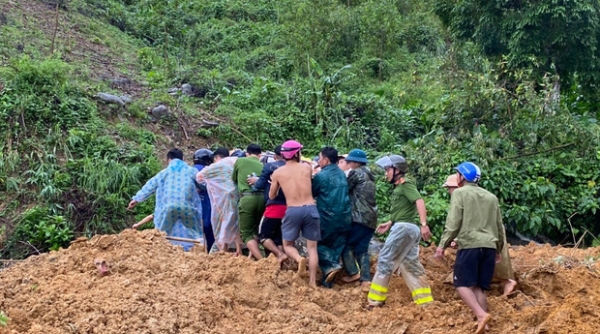 Quảng Nam: Sạt lở núi kinh hoàng khiến nhiều người trọng thương