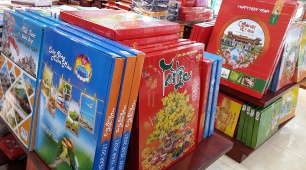 Thị trường lịch Tết Tân Sửu khởi động, "ngóng chờ" khách mua