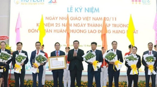 TPHCM: HUTECH đón nhận Huân chương Lao động hạng Nhất