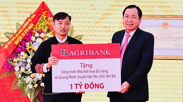 Agribank trao tặng nhà văn hoá thể thao đa năng cho xã Quang Minh - Yên Bái
