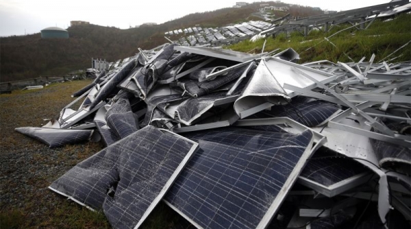 Dự án điện mặt trời: Nguy cơ ô nhiễm từ những tấm pin rác