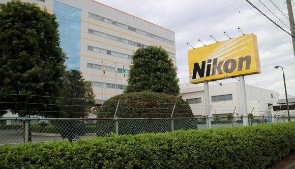 Nikon cắt giảm khoảng 2.000 lao động do kinh doanh máy ảnh sụt giảm