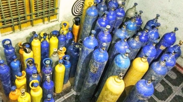 Đà Nẵng: Phát hiện tàng trữ hàng trăm bình chứa khí cười để bán cho các quán bar