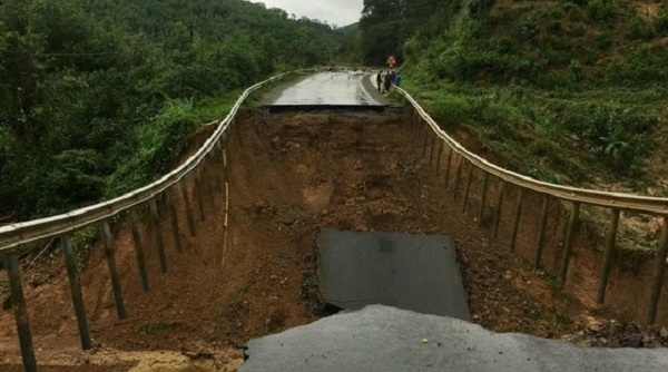 Đắk Lắk: Tuyến quốc lộ 26 sạt lở nghiêm trọng, giao thông bị chia cắt
