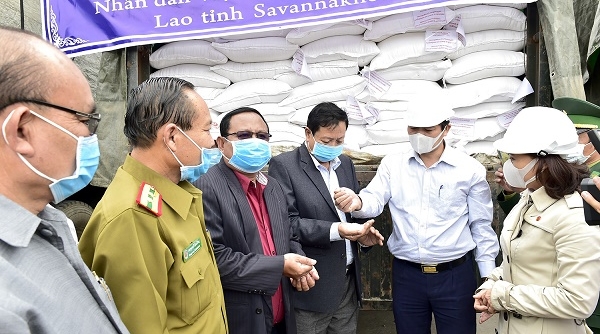 Xuất cấp 1.000 tấn gạo dự trữ hỗ trợ nhân dân Lào khắc phục hậu quả thiên tai