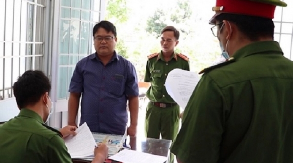 Cựu giám đốc, phó giám đốc LienVietPostBank chi nhánh Vĩnh Long bị khởi tố, bắt tạm giam