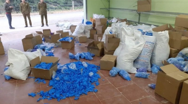 Thái Nguyên: Thu giữ hơn 8 tấn găng tay y tế đã qua sử dụng