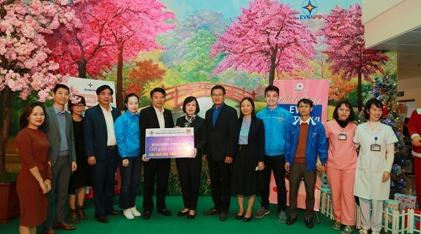 EVNNPC khánh thành và trao tặng “Sân chơi thiếu nhi - Gửi gắm yêu thương” cho Bệnh viện Đa khoa tỉnh Yên Bái