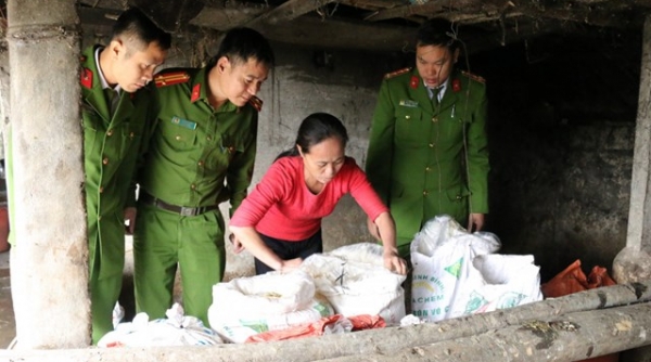 Phát hiện 14 bao tải “mỡ bẩn” không rõ nguồn gốc