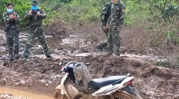 Quảng Trị: Truy đuổi đối tượng vận chuyển 8 kg ma tuý đá từ Lào về Việt Nam