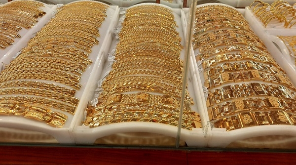 Giá vàng ngày 26/12: Vàng trong nước áp sát 56 triệu/lượng