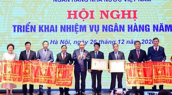 TPBank vinh dự nhận cờ thi đua của Chính phủ