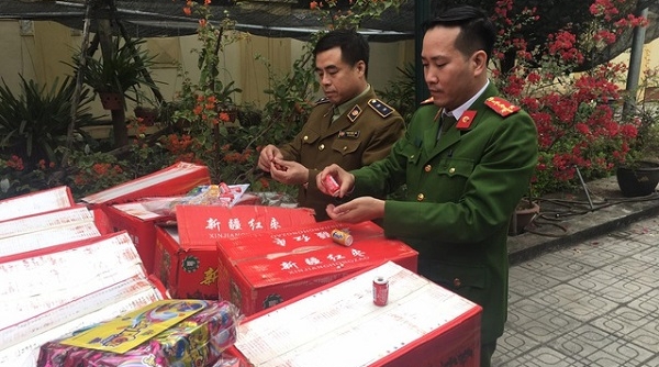 Hà Nội: Thu giữ hơn 10 tấn bánh kẹo không rõ nguồn gốc chuẩn bị đưa ra thị trường