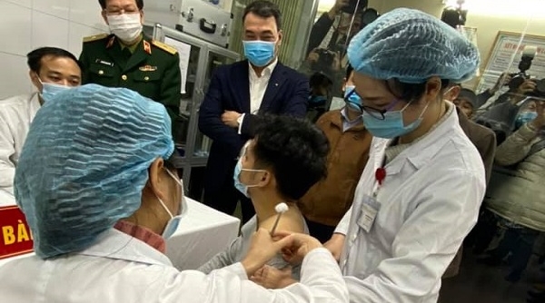 Một số người tiêm vaccine Covid-19 đầu tiên của Việt Nam có phản ứng nhẹ