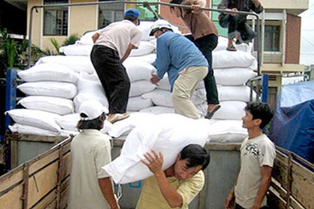 Chính phủ hỗ trợ gần 4.900 tấn gạo cho người dân 6 tỉnh