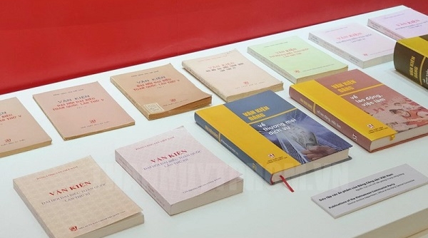 Trưng bày 10.000 cuốn sách tại Triển lãm Kỷ niệm 90 năm Ngày thành lập Đảng Cộng sản Việt Nam