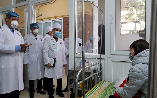 Bộ Y tế cử Đội cơ động phản ứng nhanh chống dịch nCoV về hỗ trợ tại huyện Bình Xuyên